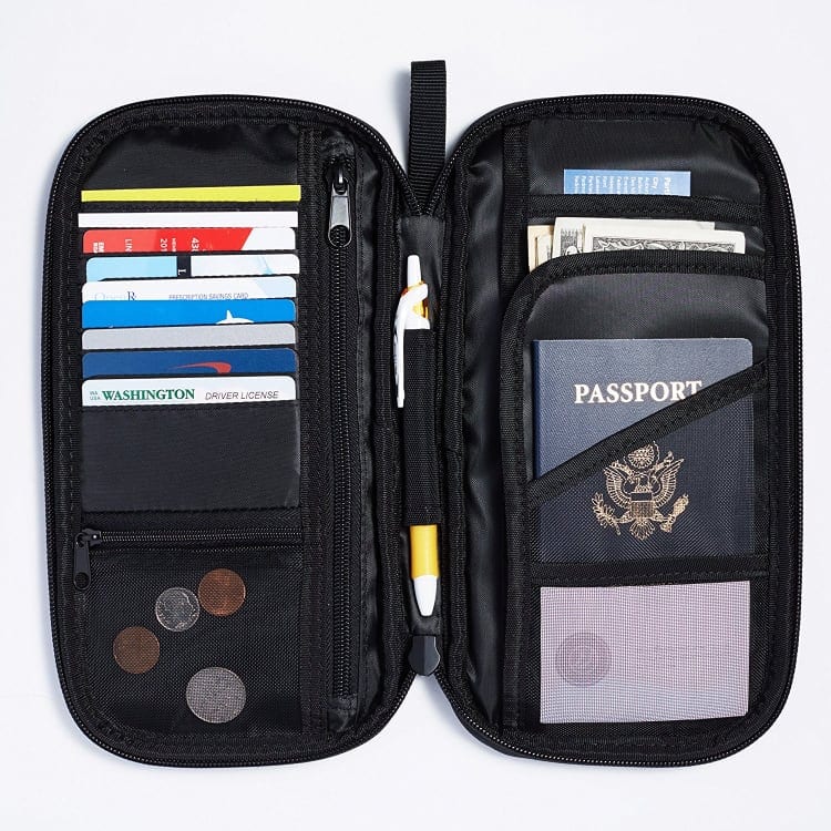 AmazonBasics - Organizador de viaje con identificación por radiofrecuencia (RFID)